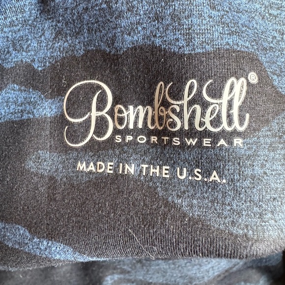 NWOT Bombshell Sportswear Fit Camo Legging Blue Size Large - Picture 9 of 14